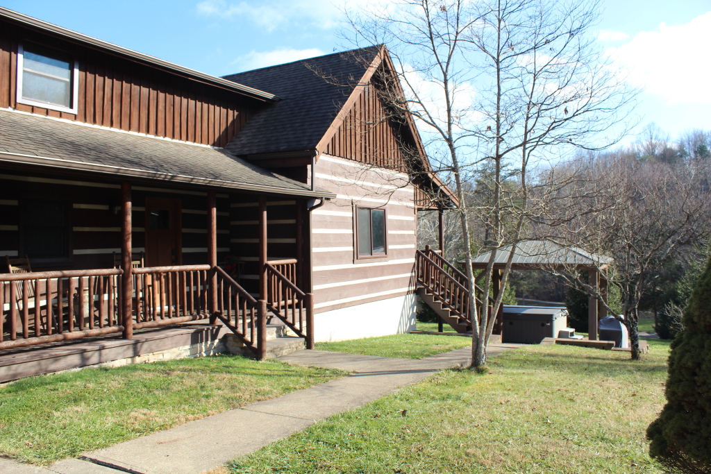 Grand Oak Cabin - Book Your Stay