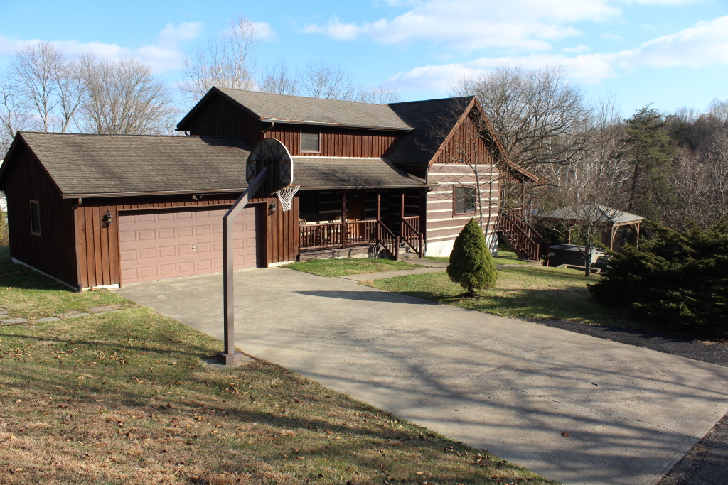 Grand Oak Cabin - Book Your Stay